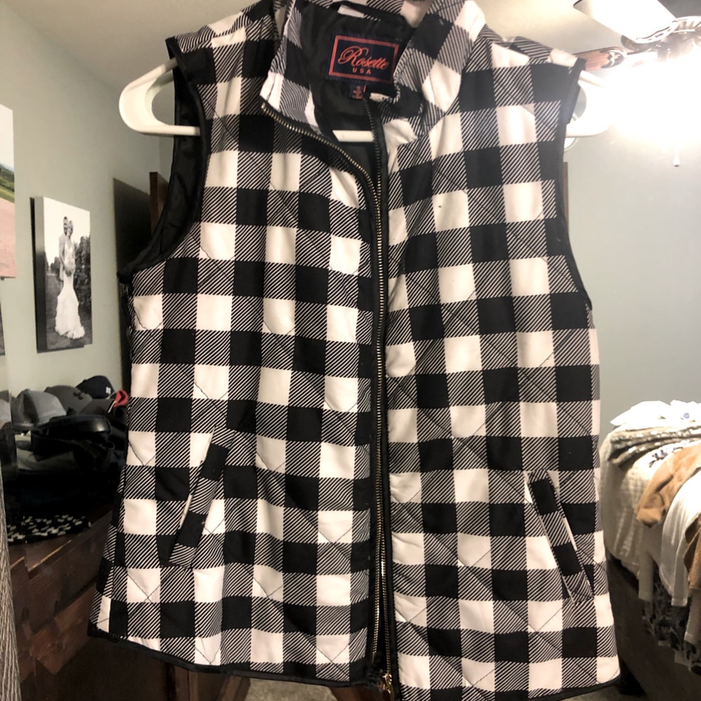 Women’s black and white checkered plaid vest